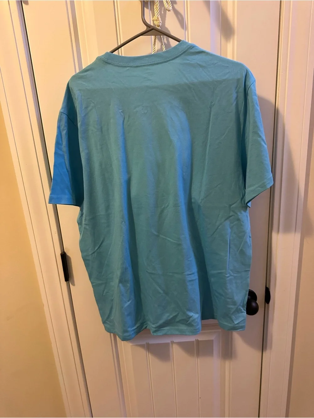 Levi's Light Blue Short-Sleeve Tee with Sunset Sailboat Graphic Mens size Large